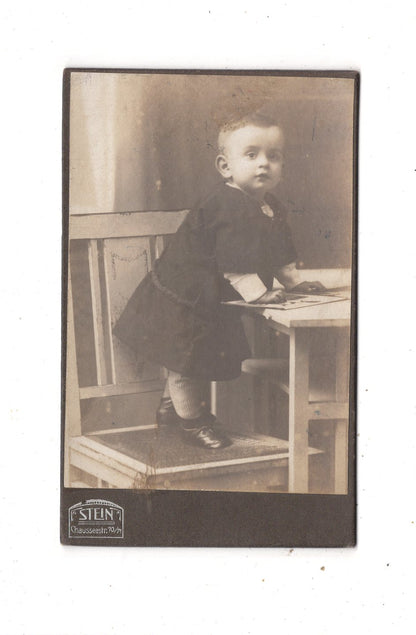 Fotografie Niedlicher kleiner Junge - Berlin 1910er