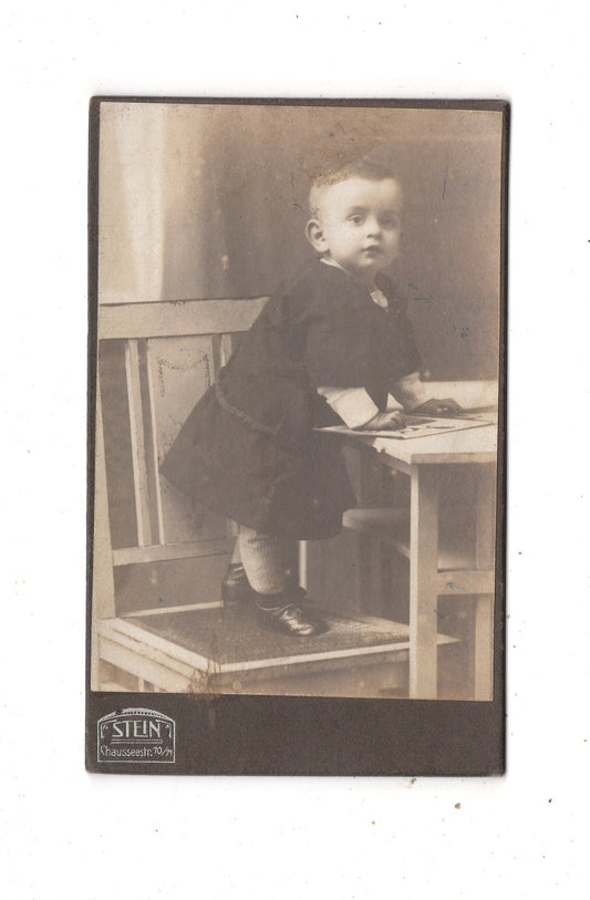 Fotografie Niedlicher kleiner Junge - Berlin 1910er