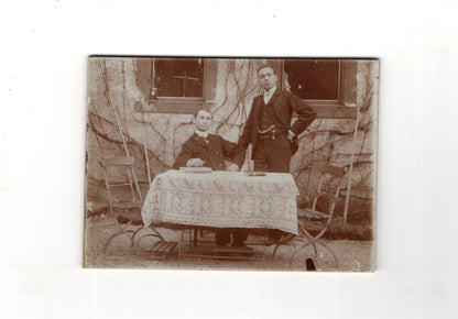 Fotografie Feine Herren am Tisch - unbekannter Ort 1900er