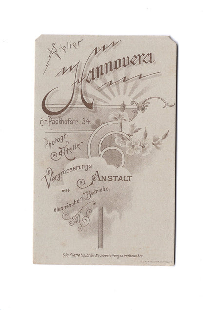 Fotografie Niedliches kleines Mädchen mit Puppenwagen - Hannover 1890er