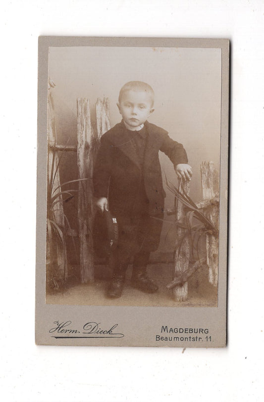 Fotografie Niedlicher kleiner Junge - Magdeburg 1900er / CDV M1-19
