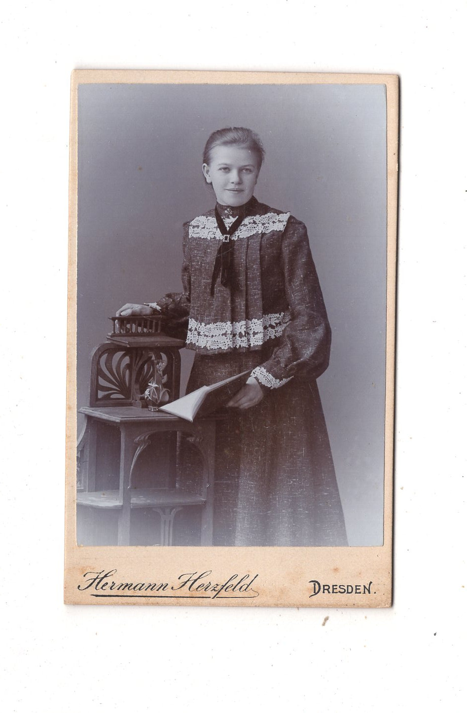 Fotografie Feines junges Mädchen - Dresden 1890er / CDV E1-31