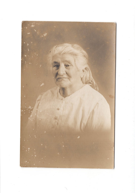 Ansichtskarte Damenportrait / Ältere Frau