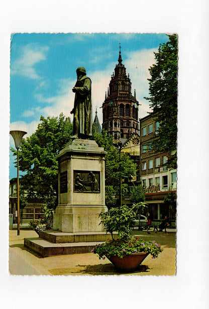Ansichtskarte Mainz / Gutenberg-Denkmal und Dom
