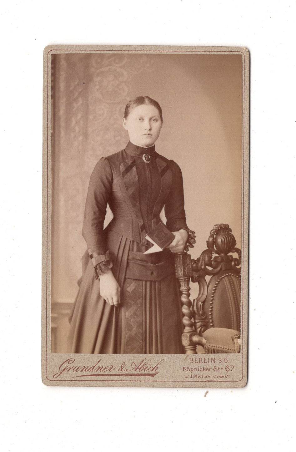 Fotografie Feines junges Mädchen - Berlin um 1890 / CDV E1-31