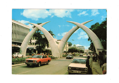 Ansichtskarte Mombasa / Tusks - Kilindini Road / Kenia