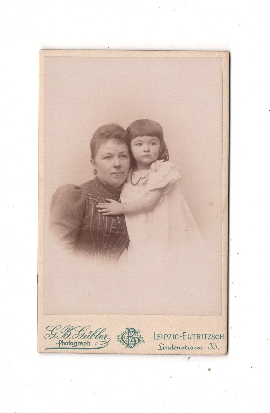 Fotografie Feine Dame mit kleinem Mädchen - Leipzig-Eutritzsch 1890er