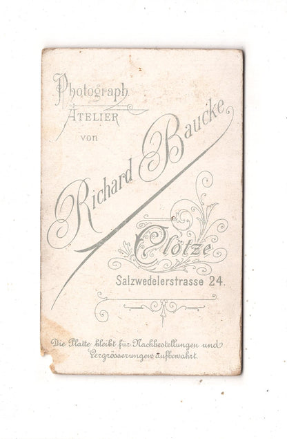 Fotografie Feine Dame mit kleinen Mädchen und Puppe - Klötze um 1890