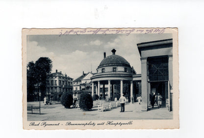 Ansichtskarte Bad Pyrmont / Brunnenplatz mit Hauptquelle