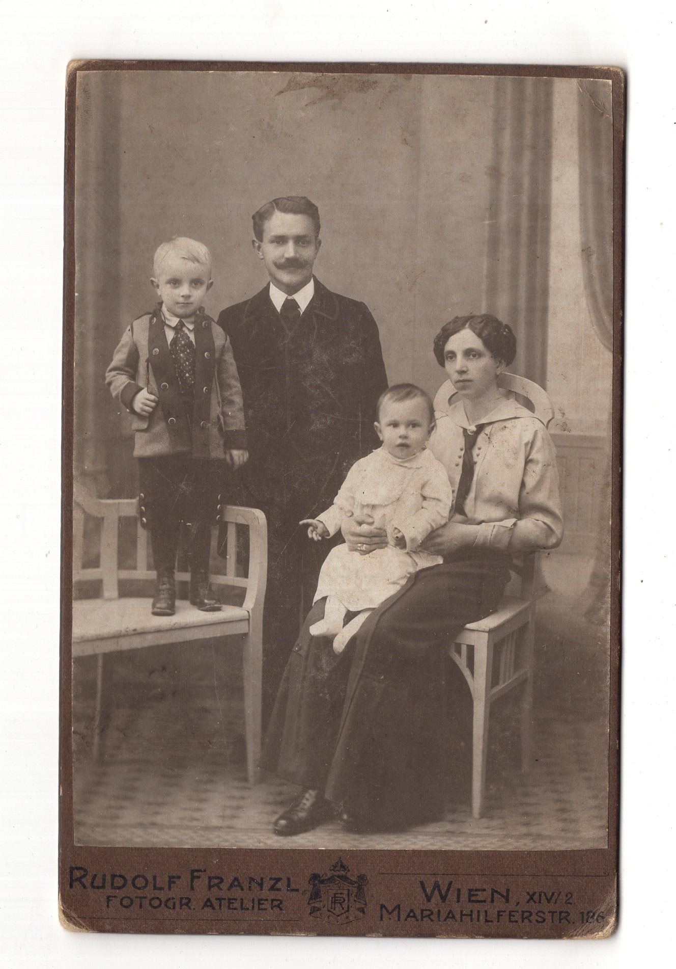 Fotografie Schönes Familienbild - Wien 1915