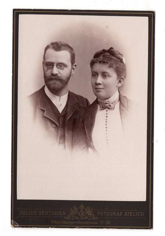 Fotografie Feines Paar mit Widmung - Wien 1886 / CAB X-28
