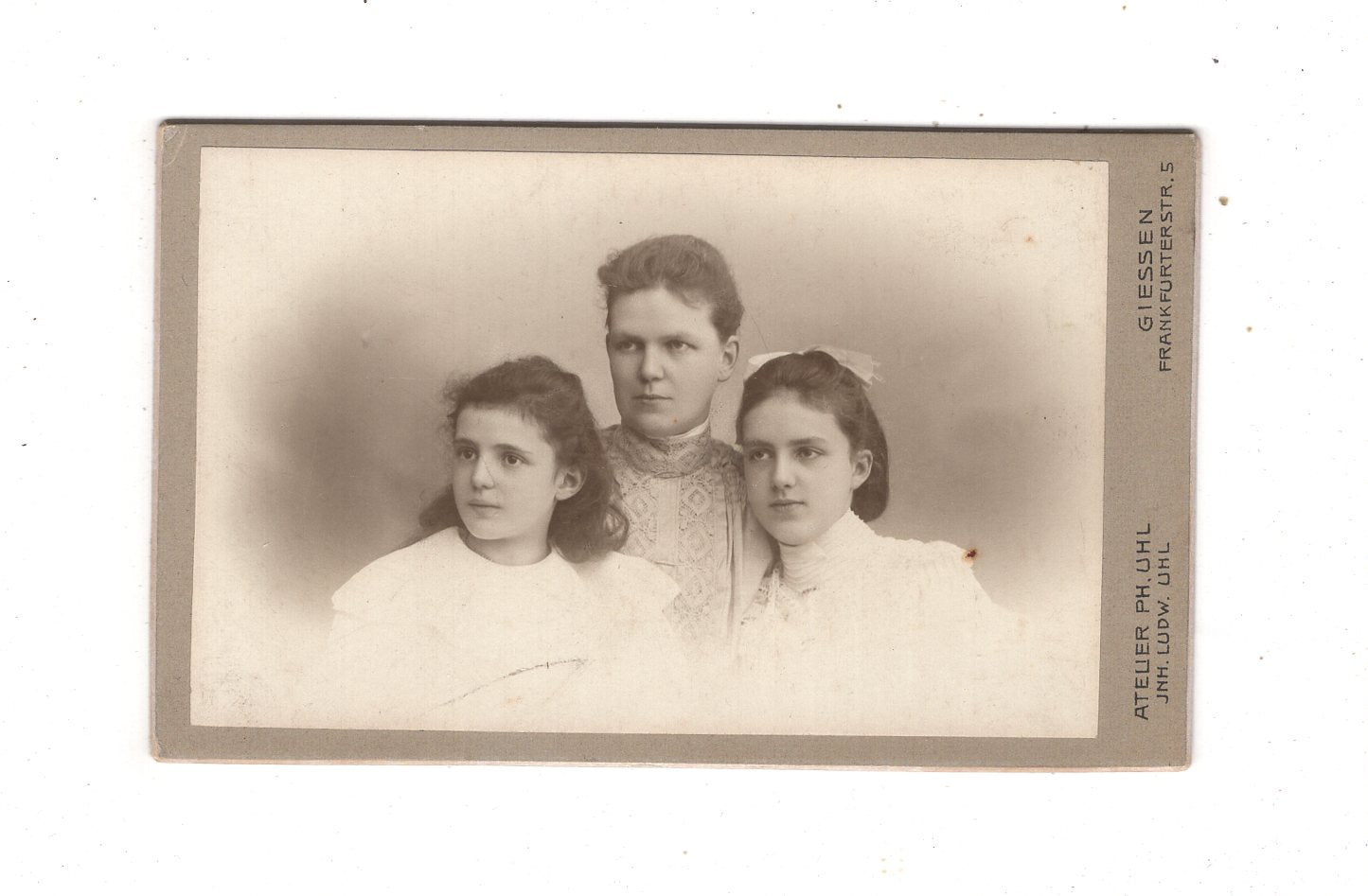 Fotografie Feine Dame mit Mädchen - Gießen um 1900