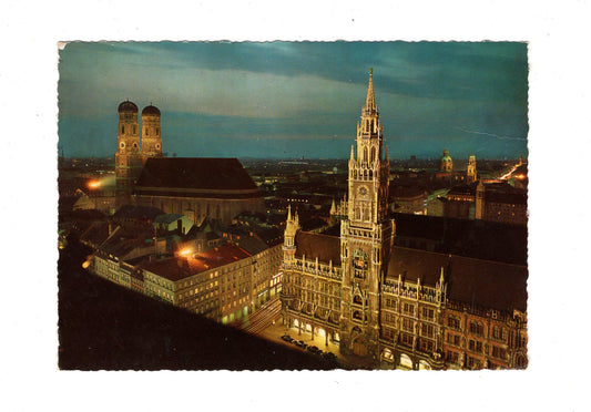 Ansichtskarte München / Rathaus und Frauenkirche / G1-53