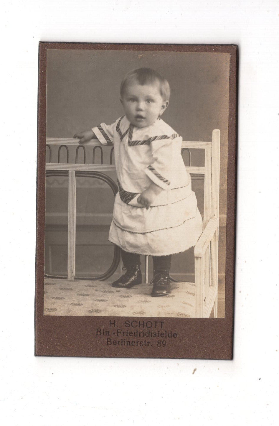 Fotografie Niedlicher kleiner Junge - Berlin-Friedrichsfelde um 1910 / CDV M1-20