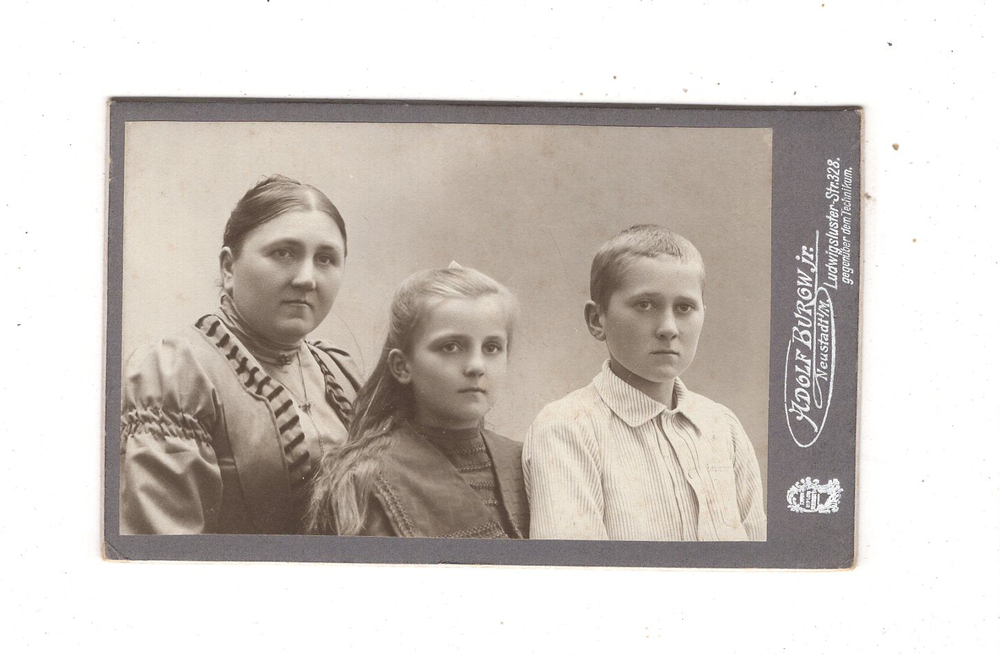 Fotografie Feine Dame mit Kindern - Neustadt i. M. 1900er