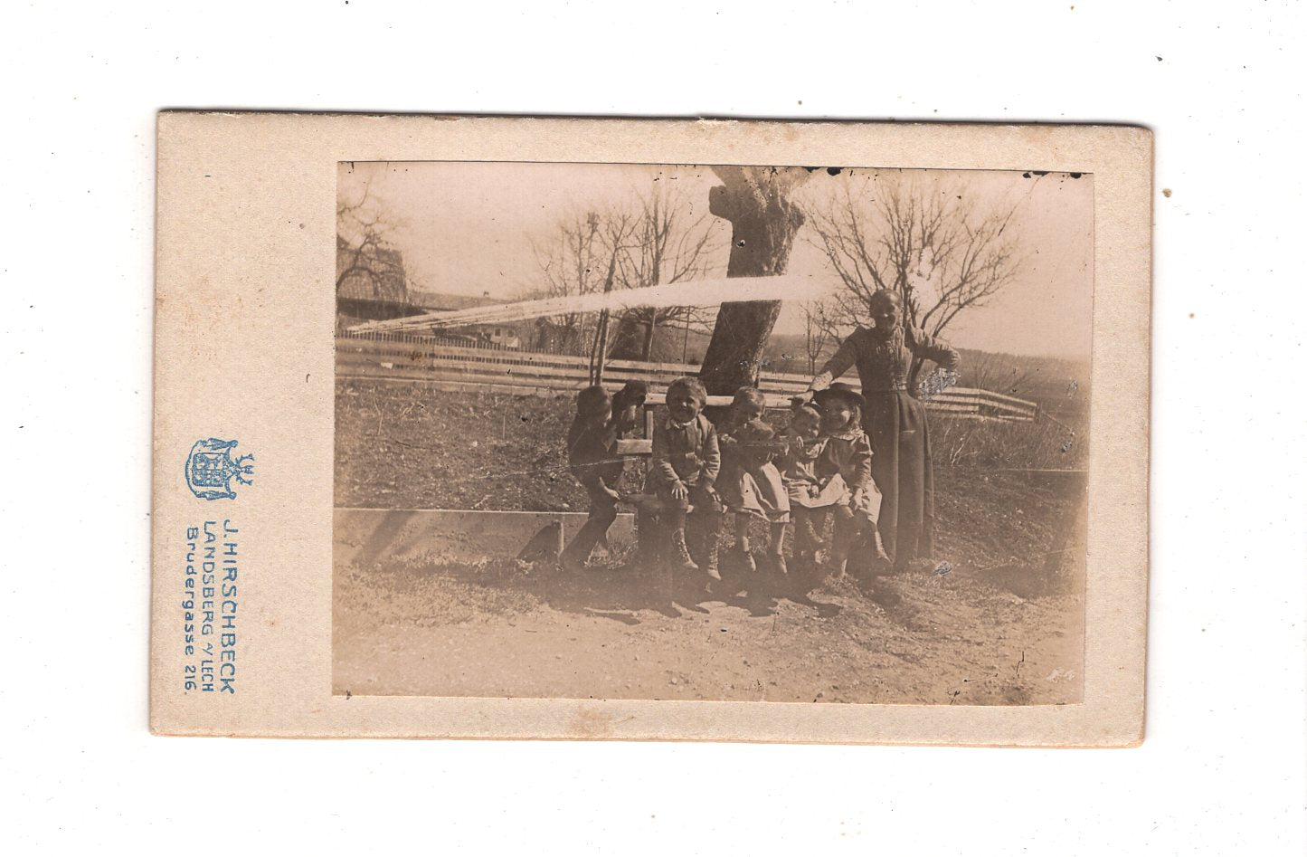 Fotografie Frau mit kleinen Kindern - Landsberg am Lech 1917