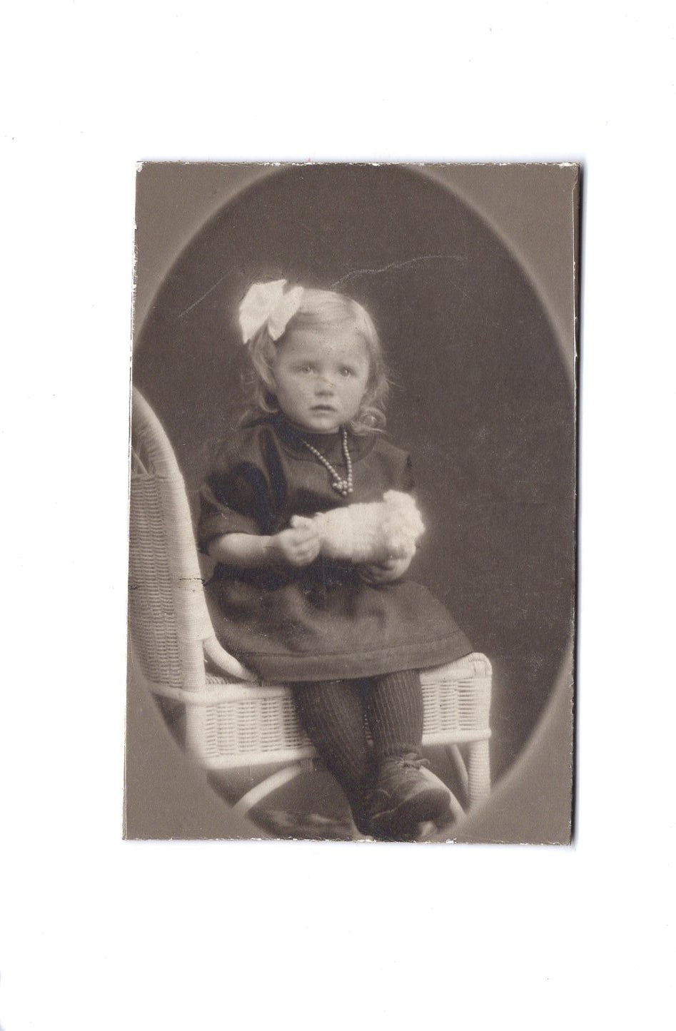 Fotografie Niedliches kleines Mädchen - unbekannter Ort 1900er