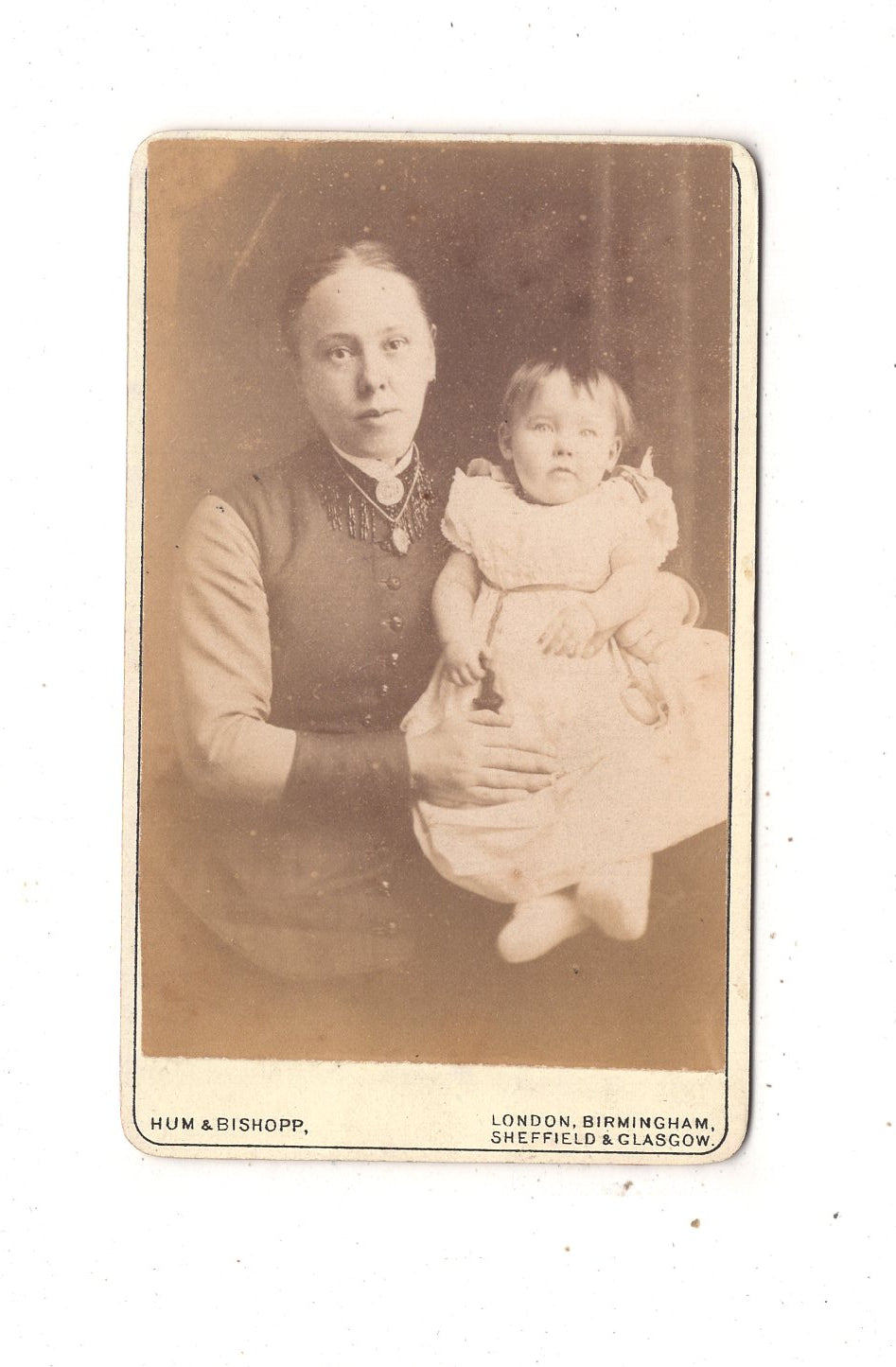 Fotografie Feine Dame mit kleinem Kind - London / Birmingham +++ 1870er