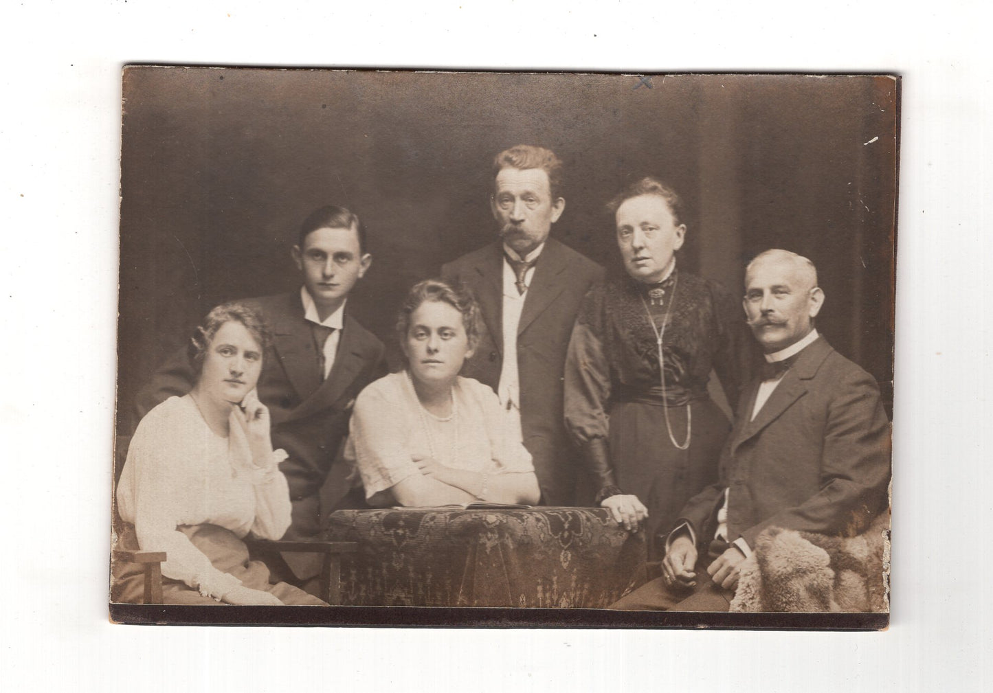 Fotografie Schönes Familienbild - unbekannter Ort 1910er
