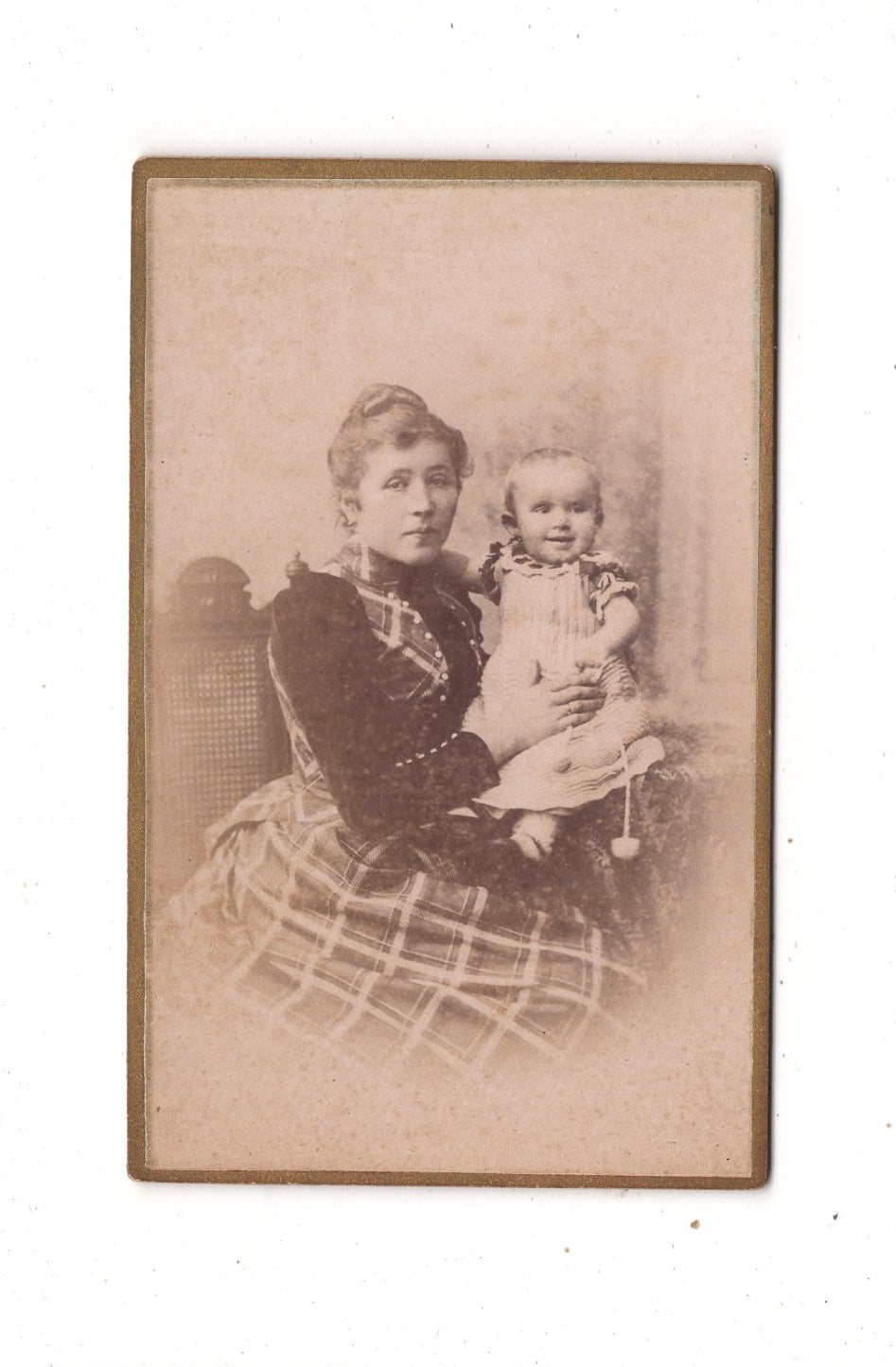 Fotografie Feine Dame mit kleinem Kind - Hannover 1880er