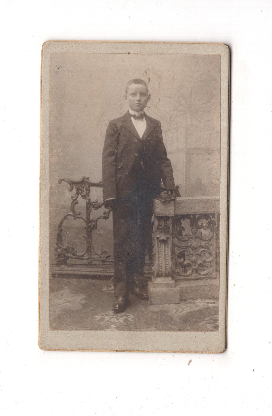 Fotografie Feiner Junge - unbekannter Ort um 1910 / CDV N1-03