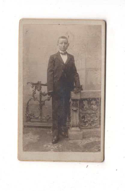 Fotografie Feiner Junge - unbekannter Ort um 1910 / CDV N1-03