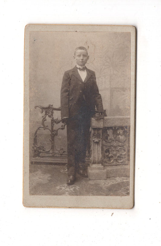 Fotografie Feiner Junge - unbekannter Ort um 1910 / CDV N1-03