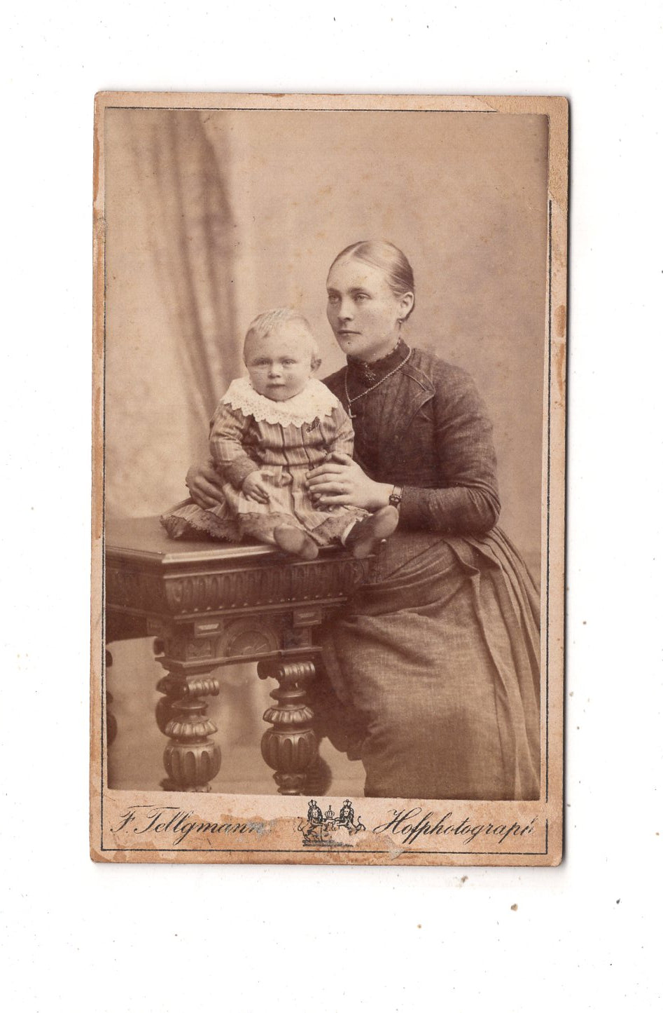 Fotografie Feine Dame mit kleinem Kind - Hersfeld / Eschwege +++ 1880er