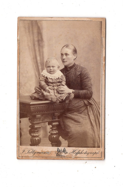 Fotografie Feine Dame mit kleinem Kind - Hersfeld / Eschwege +++ 1880er
