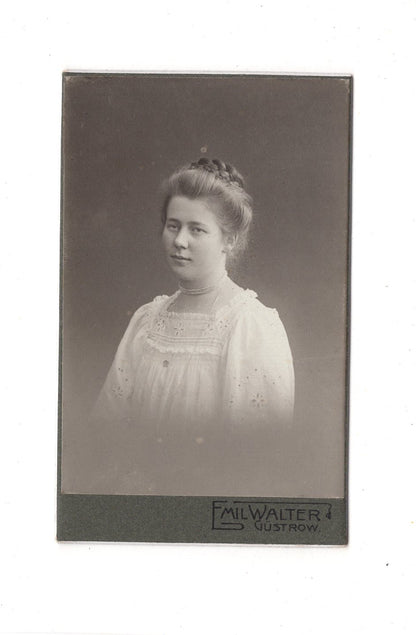 Fotografie Damenportrait mit Widmung - Güstrow 1909 / CDV C1-17