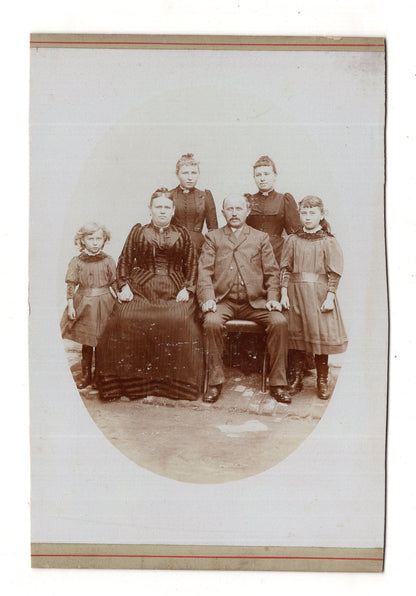 Fotografie Schönes Familienbild - unbekannter Ort 1890er