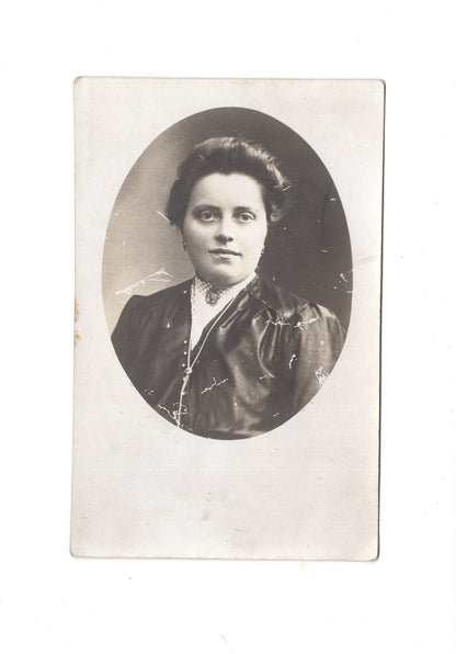 Ansichtskarte Damenportrait / Frau - Traun / Oberösterreich