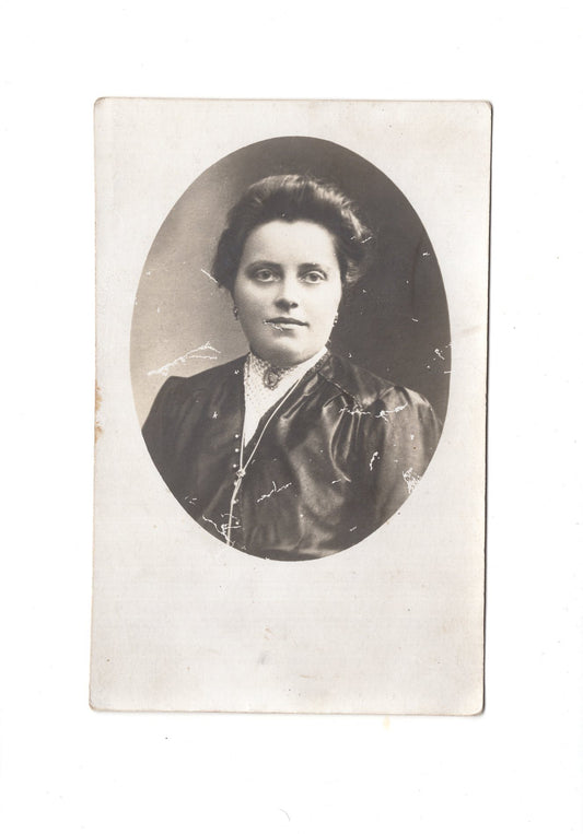 Ansichtskarte Damenportrait / Frau - Traun / Oberösterreich