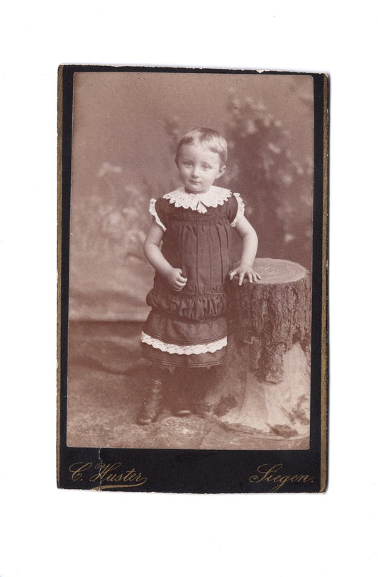 Fotografie Niedliches kleines Mädchen - Siegen 1880er