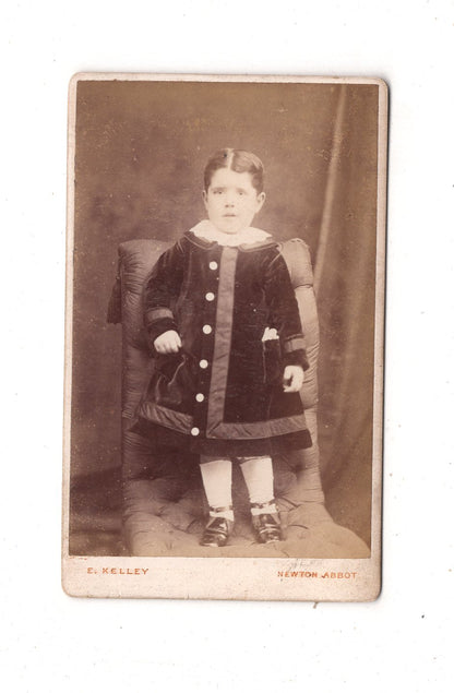 Fotografie Niedlicher kleiner Junge - Newton Abbot um 1880 / CDV M1-21