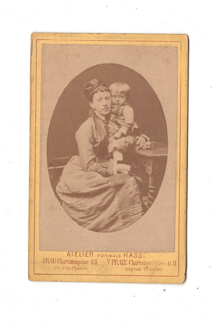 Fotografie Feine Dame mit kleinem Kind - Prag 1870er
