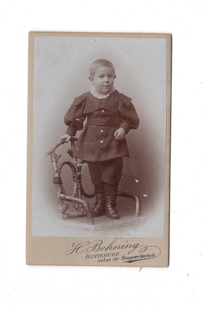 Fotografie Niedlicher kleiner Junge - Buxtehude 1890er / CDV M1-21