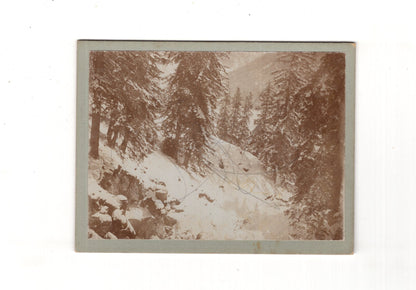 Fotografie Historische Ansicht einer Landschaft im Gebirge