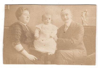 Fotografie Schönes Familienbild - unbekannter Ort um 1920