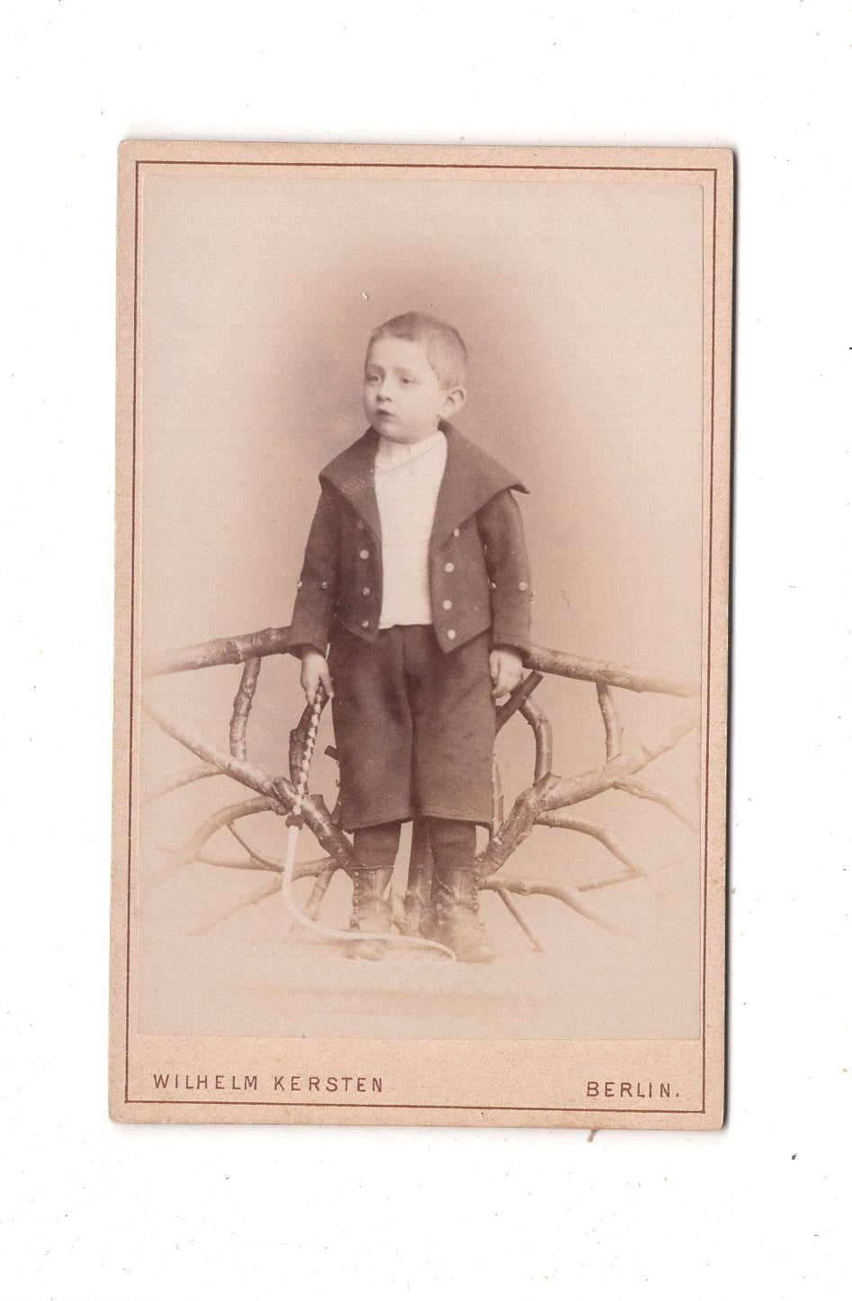 Fotografie Niedlicher kleiner Junge - Berlin 1895 / CDV M1-21