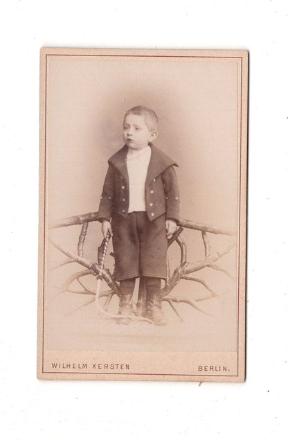 Fotografie Niedlicher kleiner Junge - Berlin 1895 / CDV M1-21