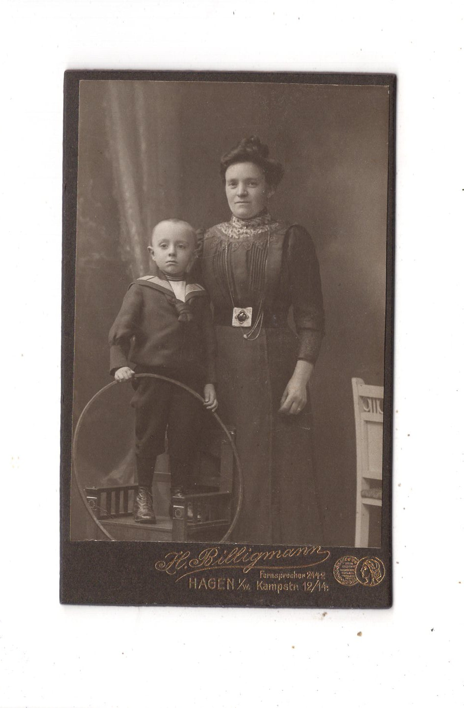 Fotografie Feine Dame mit kleinem Jungen & Widmung - Hagen in Westfalen 1912