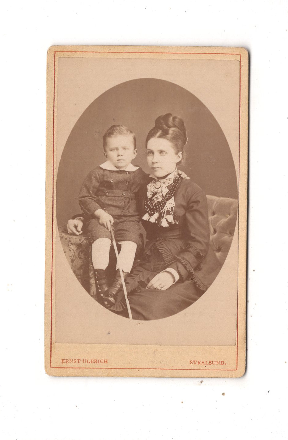 Fotografie Feine Dame mit kleinem Jungen & Widmung - Stralsund 1870er
