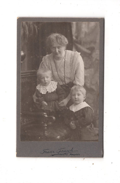 Fotografie Feine Dame mit kleinen Jungen - Amberg 1900er