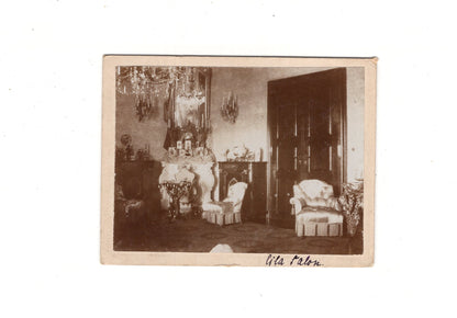 Fotografie Historische Gebäudeansicht / Lila Salon