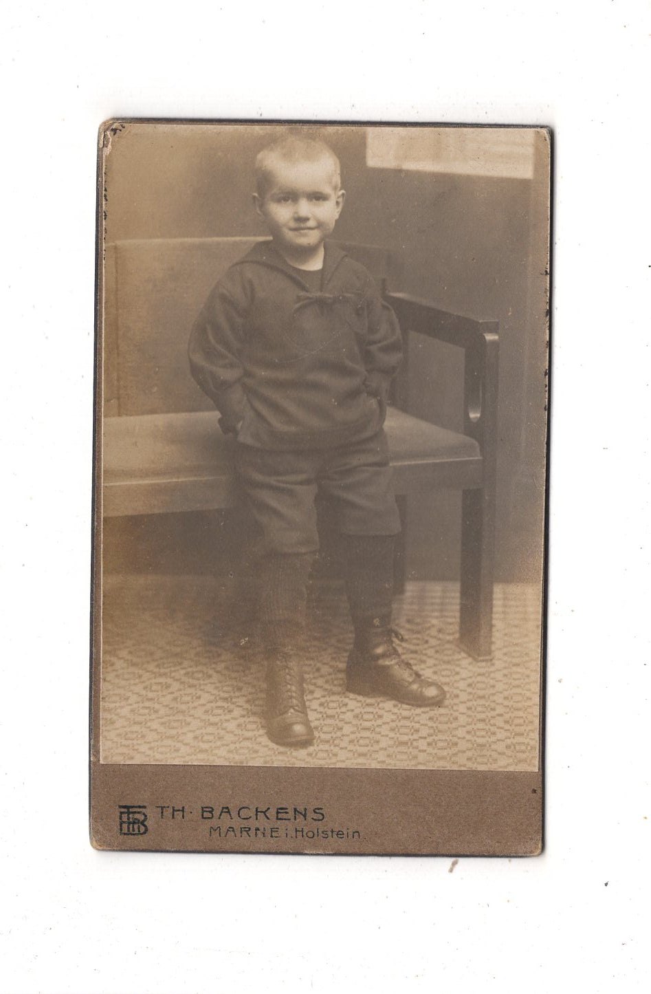 Fotografie Niedlicher kleiner Junge - Marne in Holstein 1910er / CDV M1-21