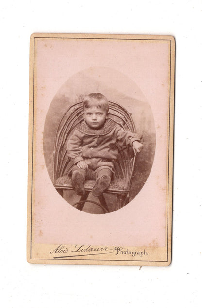 Fotografie Niedlicher kleiner Junge - Wien um 1890 / CDV M1-21