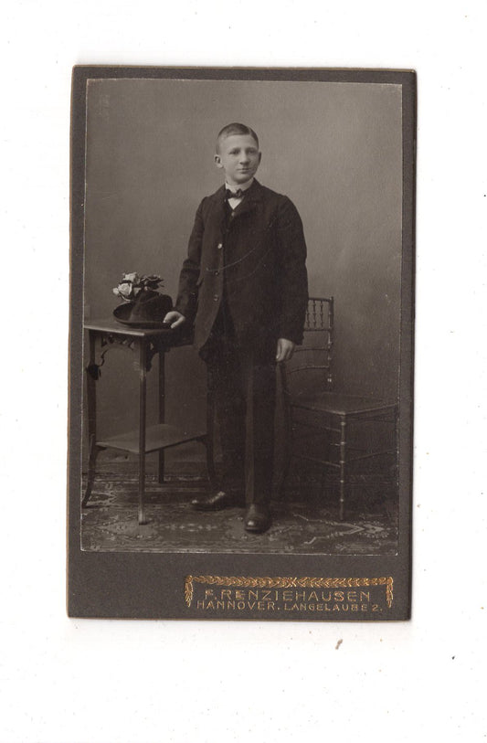 Fotografie Feiner Junge mit Widmung - Hannover 1900er / CDV N1-05