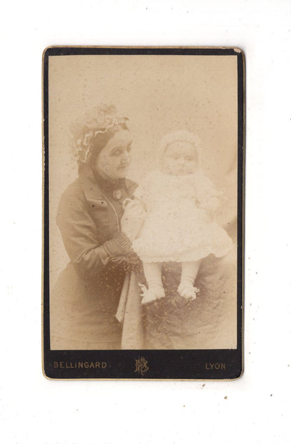 Fotografie Feine Dame mit Baby - Lyon 1880er