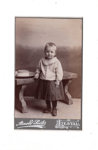 Fotografie Niedlicher kleiner Junge - Liestal um 1900 / CDV M1-22